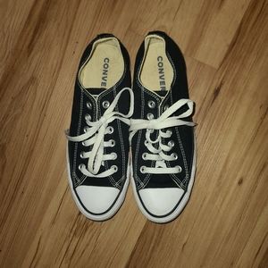 size 8 women's low top converse